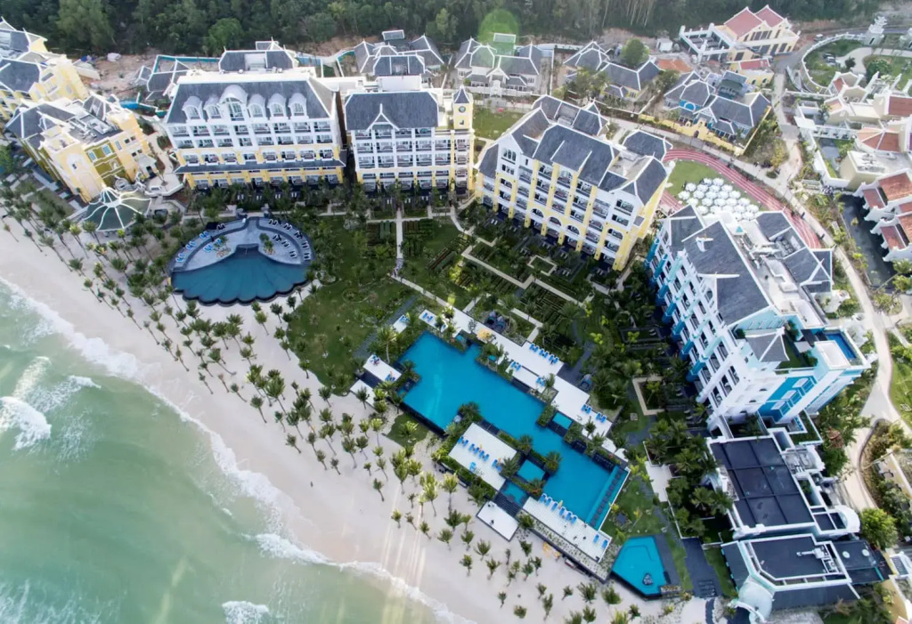 Курортный отель Resort JW Marriott Phu Quoc Emerald Bay Resort & Spa — фото
