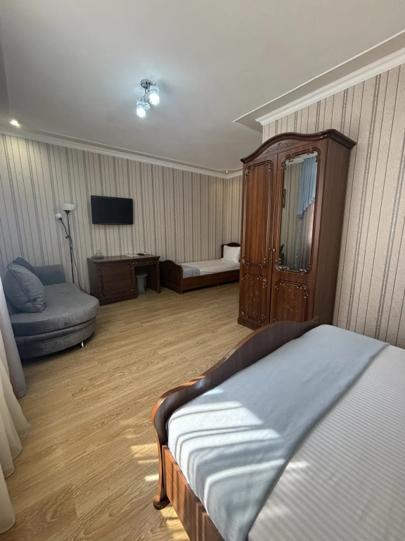 Superior Quadruple room with city view