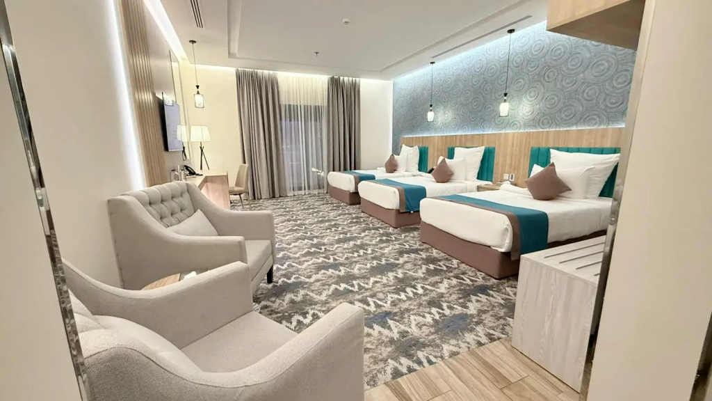 Superior Triple room with balcony and with city view
