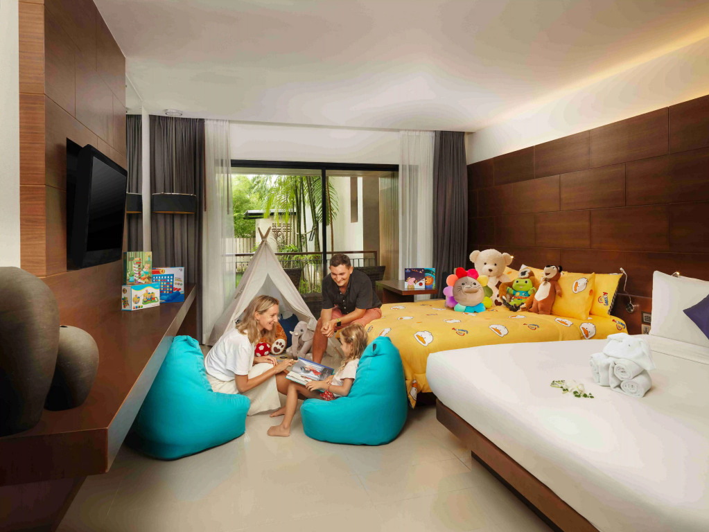 Номер Семейный с балконом и с видом на сад в Отель Novotel Phuket Kata Avista Resort And Spa