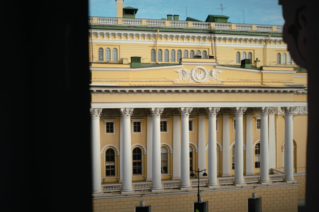 Апартаменты Minin Apartments с видом на Александринский Театр 130 кв.м. — фото