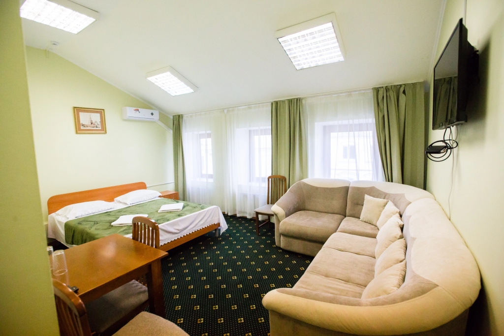Family Double room with city view (full double bed)