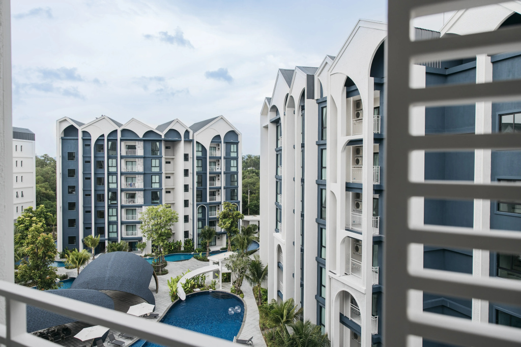 Halo 1 The Title by Chiwa Phuket Apartments