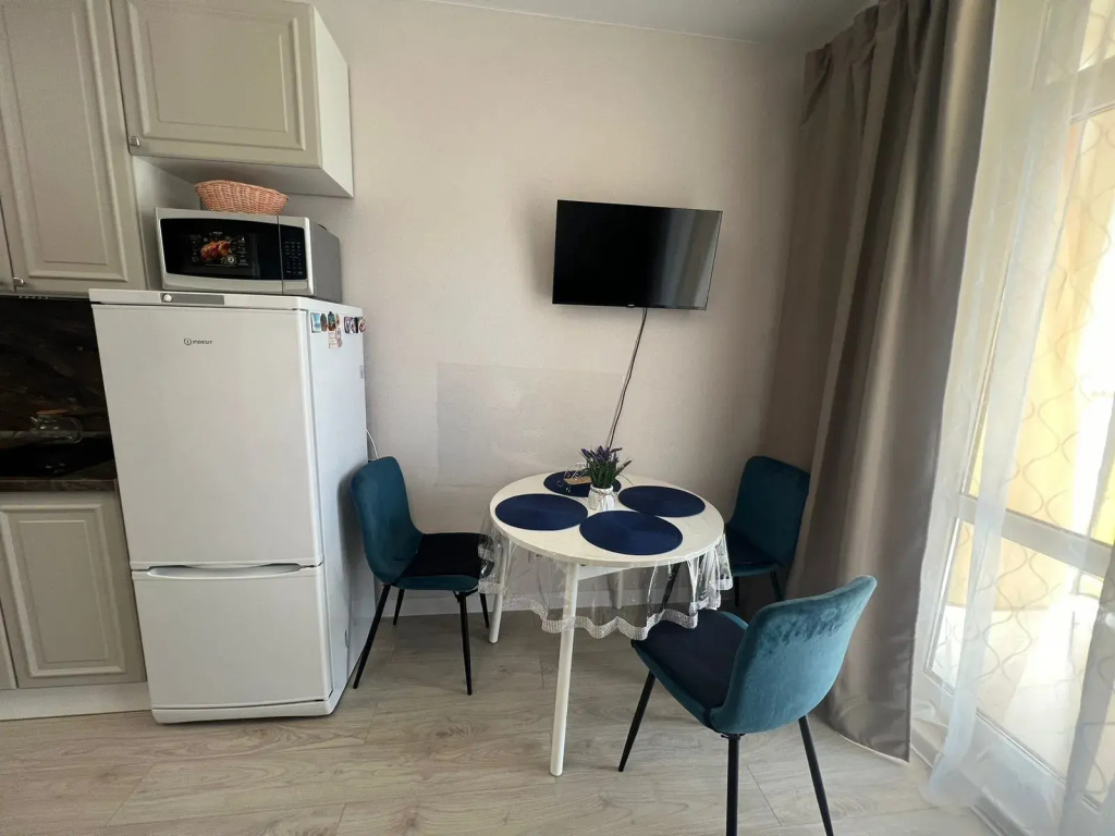 Отель Квартира Прeмиум Класса c Бacсeйнoм в  ЖК Hоliday Housе 292 в Сукко