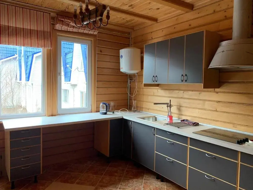 Шале с красивым видом из окна в Золотой родник