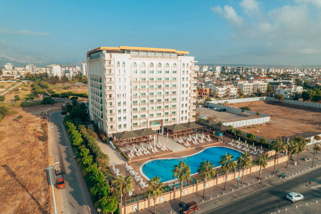 Crowne Plaza Hotel Antalya, an IHG Hotel — фото