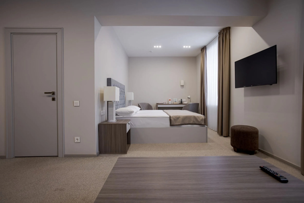 Double Junior Suite (full double bed)
