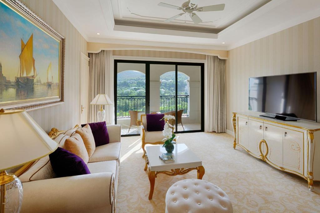 Nha Trang Marriott Resort & Spa, Hon Tre Island