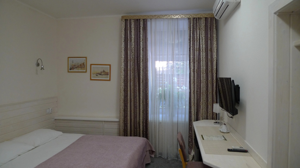 Standard Double room (full double bed)