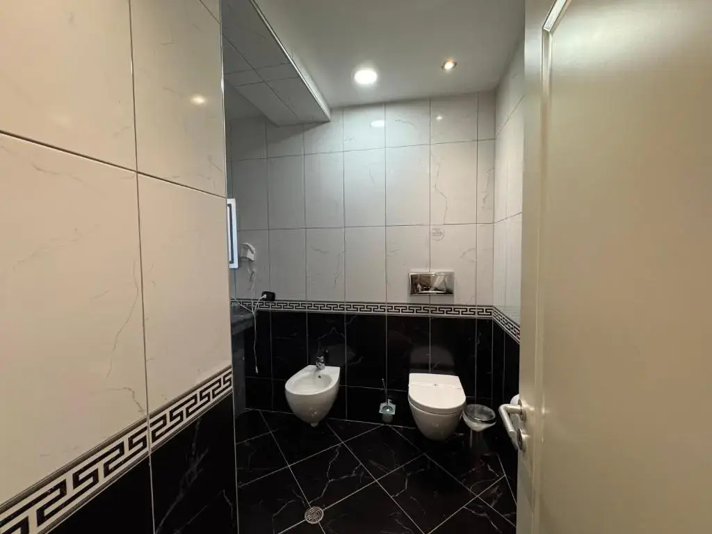 Amh Hotel, Дуррес, Албанія мініатюра 15