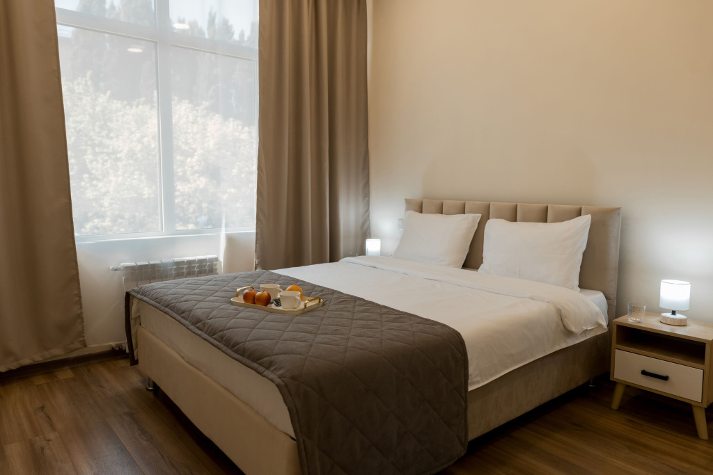 2 Bedrooms Standard Family room with city view