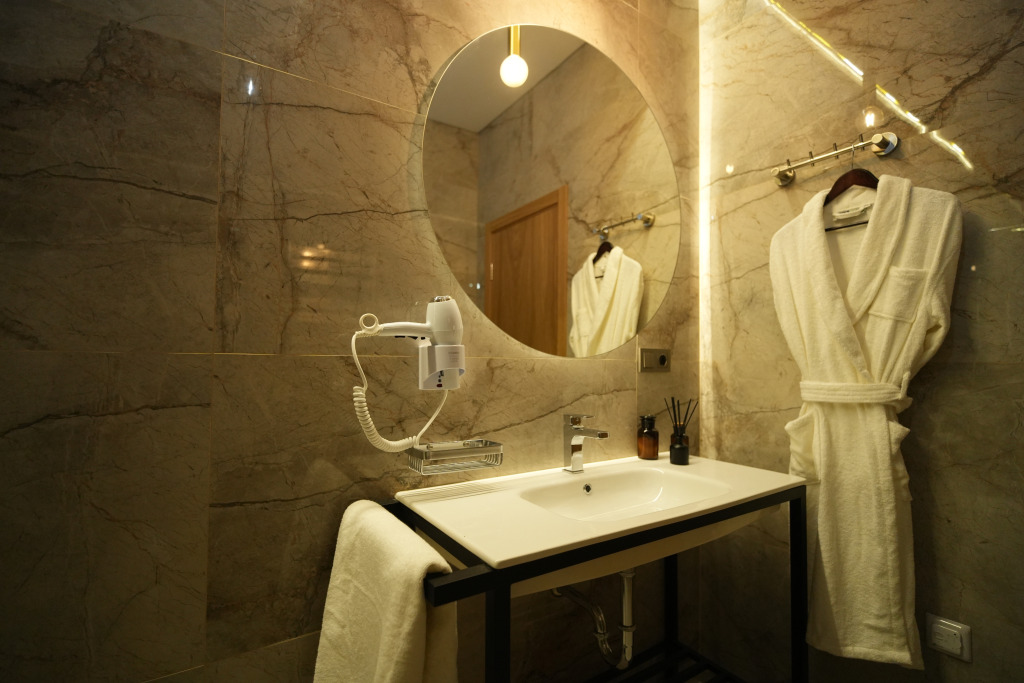 Двухместный номер Superior с балконом и с красивым видом из окна двуспальная кровать в Ashamta Hotel&SPA Afon