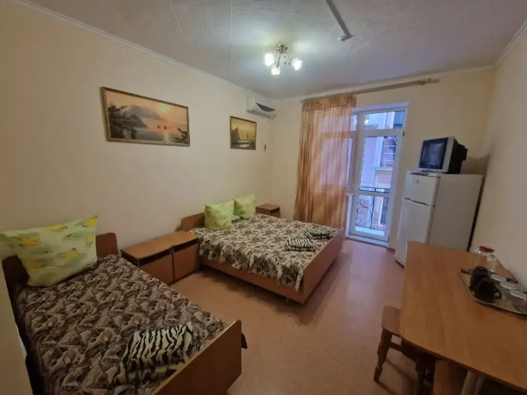 Economy Triple room with balcony