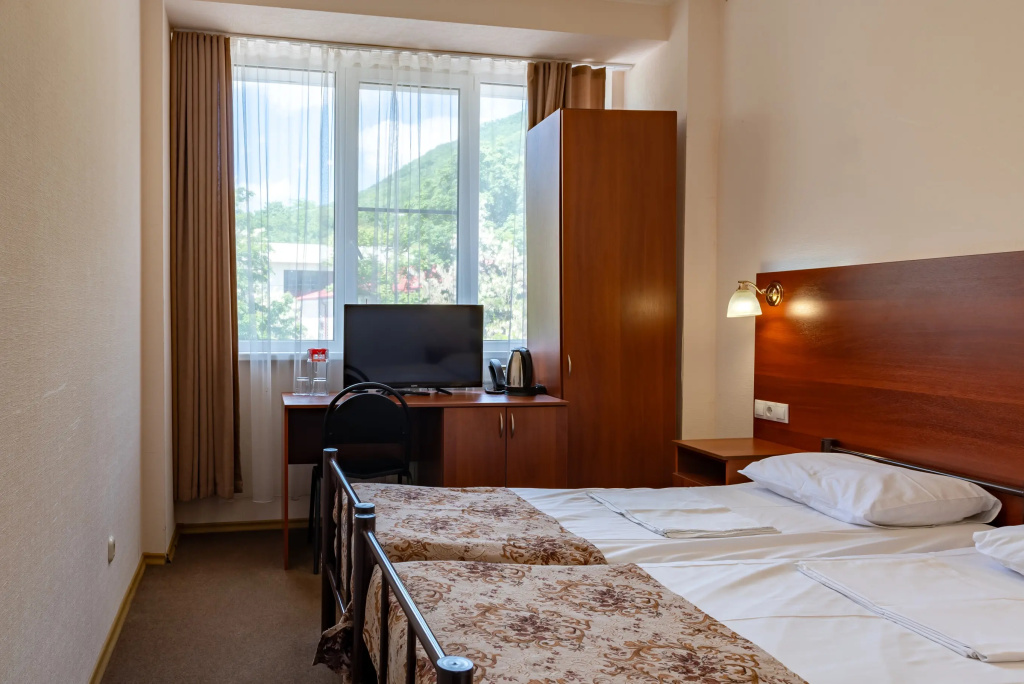 Economy Double room with view (twin beds)