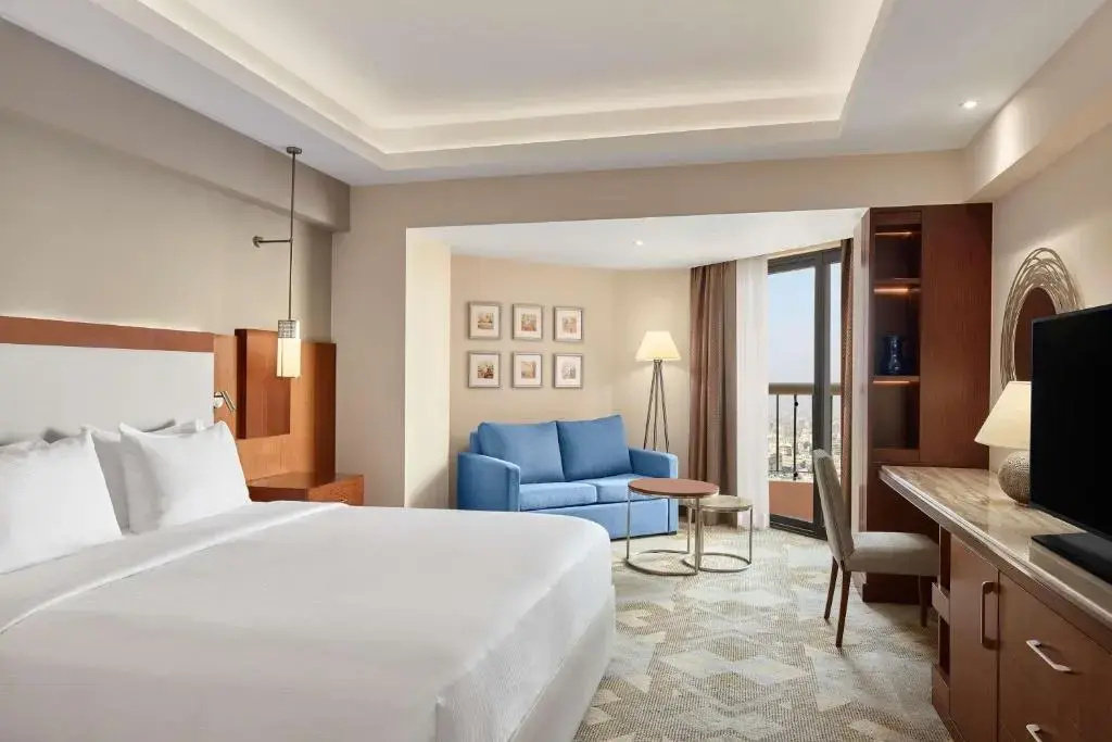 Deluxe Double room with city view (full double bed)