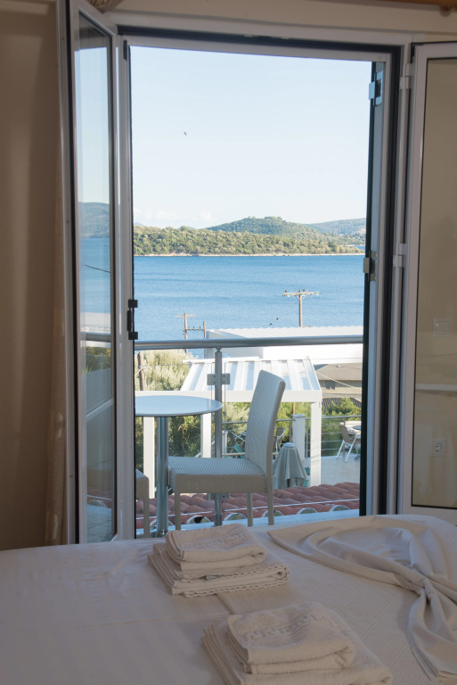Standard Quadruple room with sea view