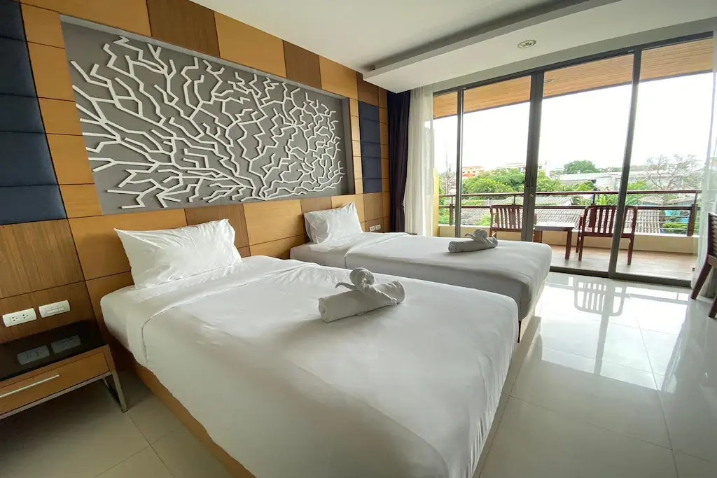 Deluxe Double room with balcony (twin beds)