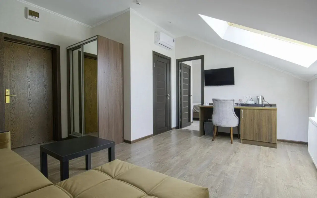 2 Bedrooms Attic Suite