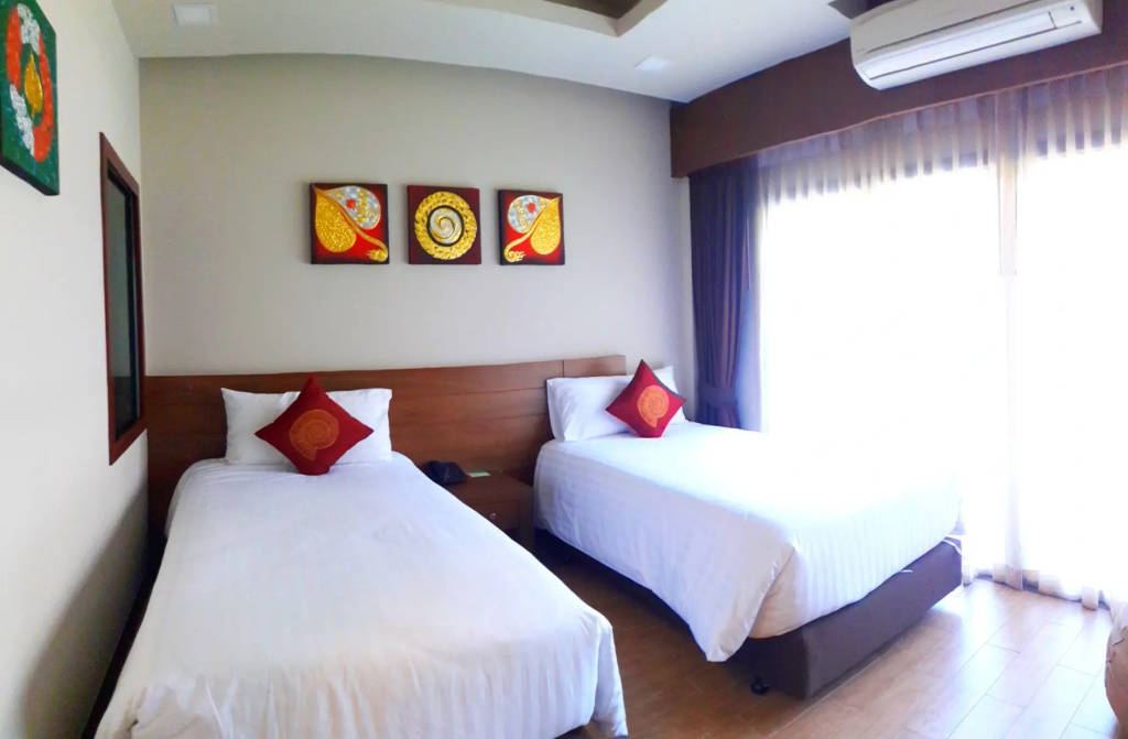 Crystal Double room with balcony and with city view (full double bed)