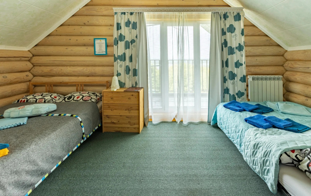 Шестиместные апартаменты в Ласточкин дом