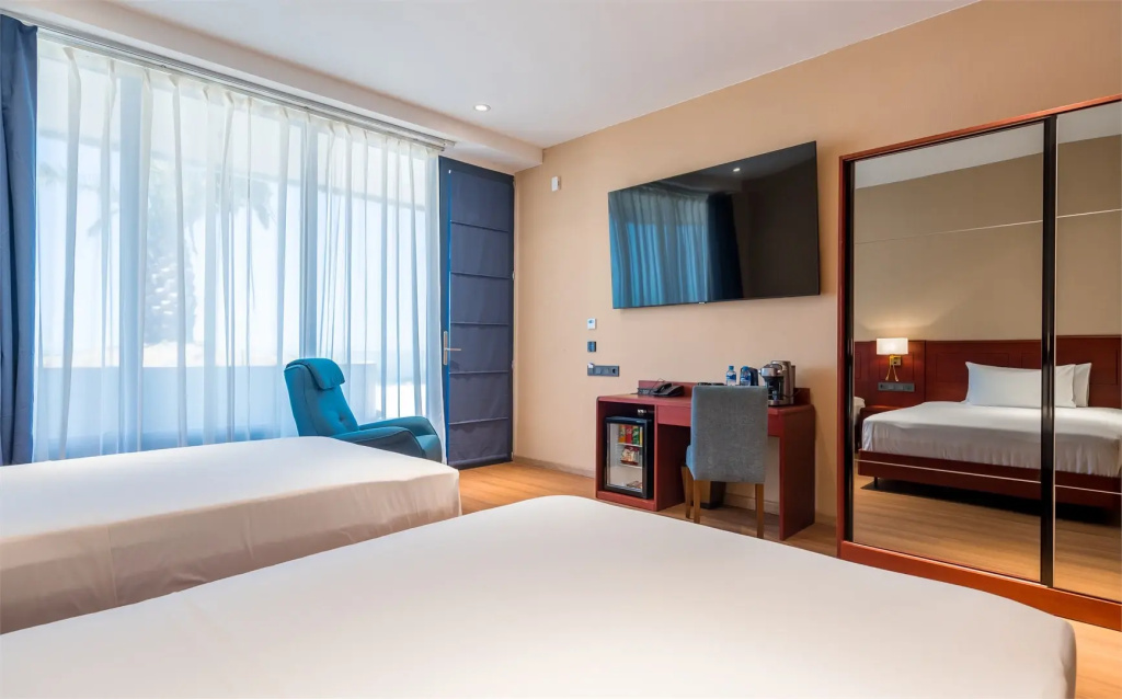Premier Quadruple room