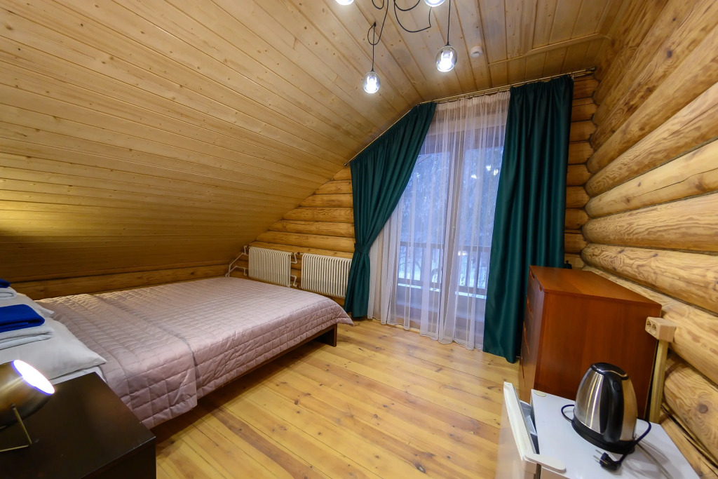 Номер в избе с 3 комнатами с балконом и с красивым видом из окна в Вкс