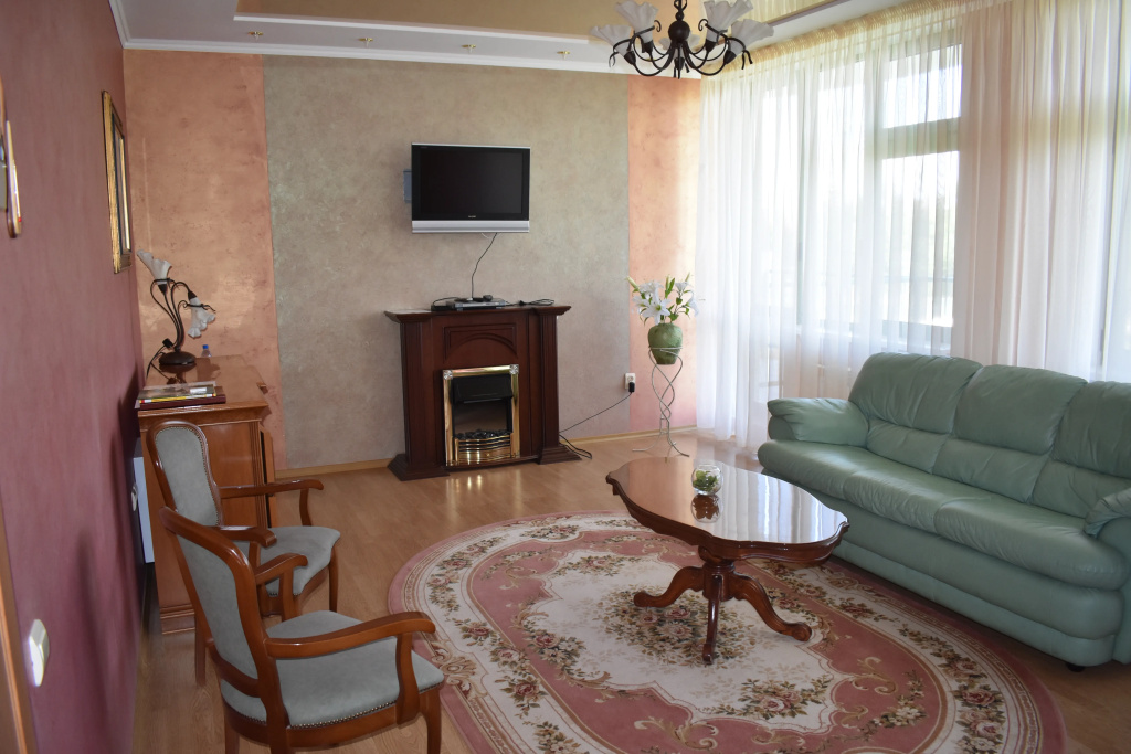 Double Suite with balcony (full double bed)