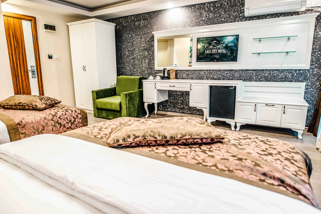 Bed&Breakfast Lazz City Hotel — фото