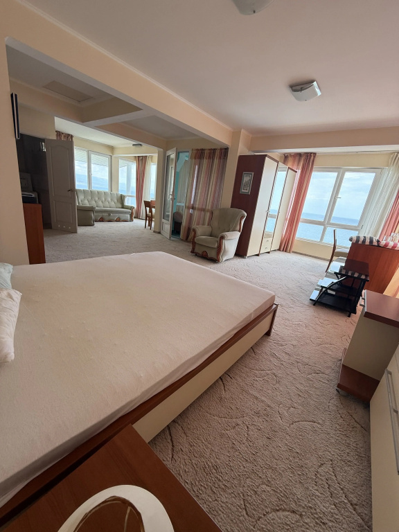 Quadruple Suite with view