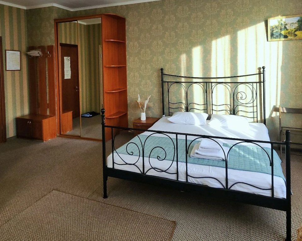 Paradiz Guest House Room Type - Standard Double room full double bed