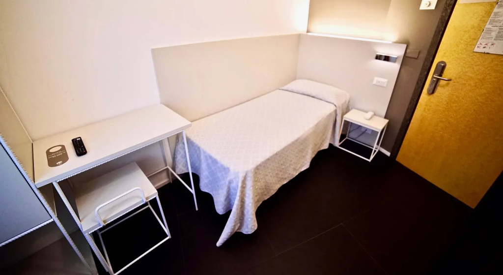 Single room (single bed)