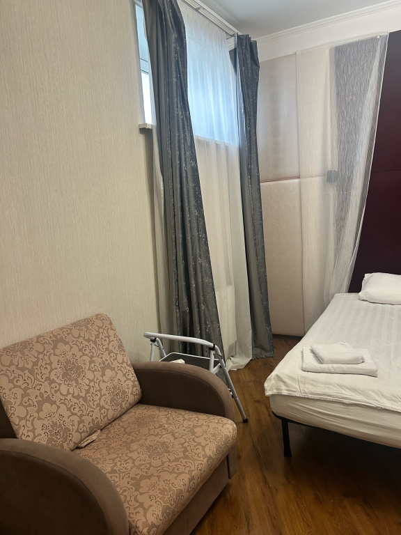 Меблированные комнаты  5 Rooms Apartment Nika Nevsky 88 — фото