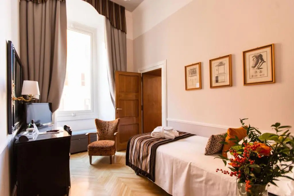 Single room (single bed)