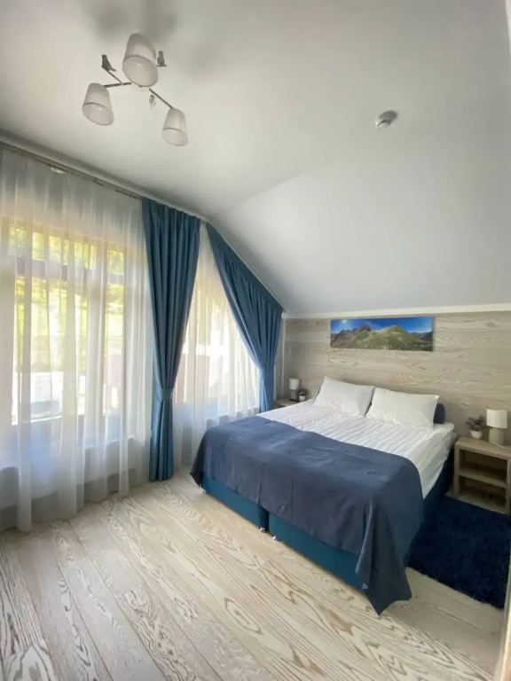 2 Bedrooms No.4 Suite with mountain view