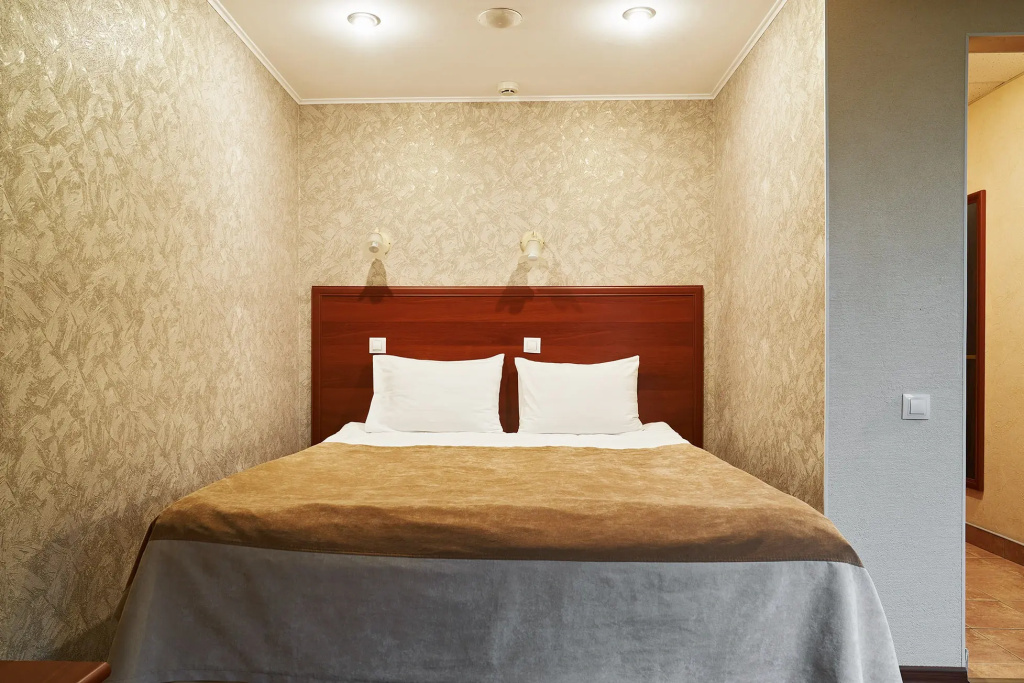 Empire Park Hotel Room Type - Standard Double Attic room full double bed