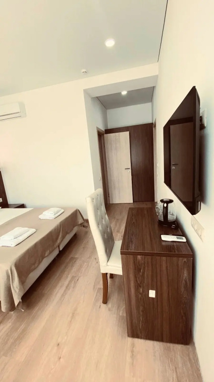 Четырёхместный номер Comfort с балконом в Mersini Hotel