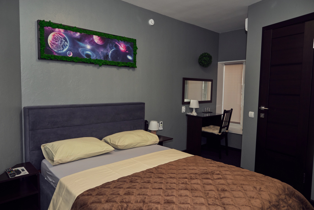 Standard No 7 Double room with balcony and with city view (full double bed)