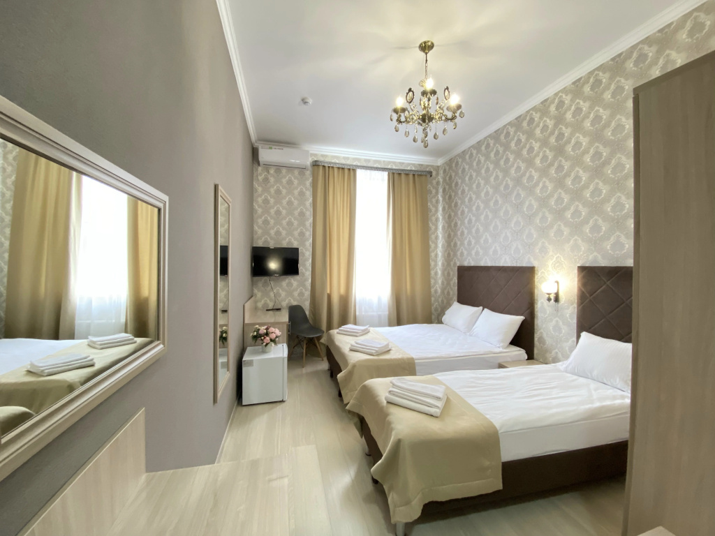 Comfort Triple Family room