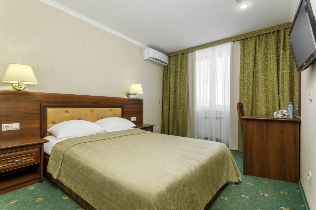Standard 1st category Double room (full double bed)
