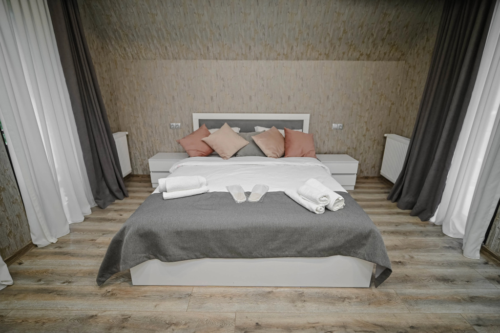 Standard Double room with balcony (full double bed)