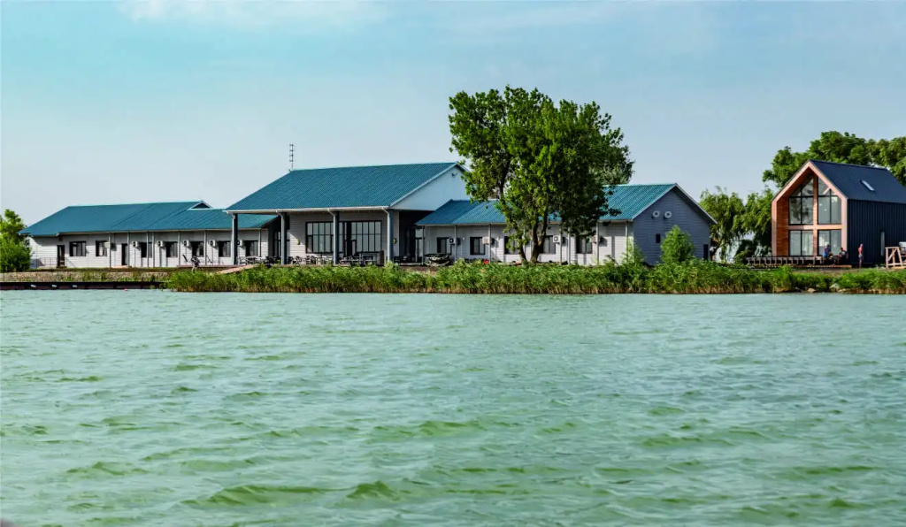 Beach & Waterfront