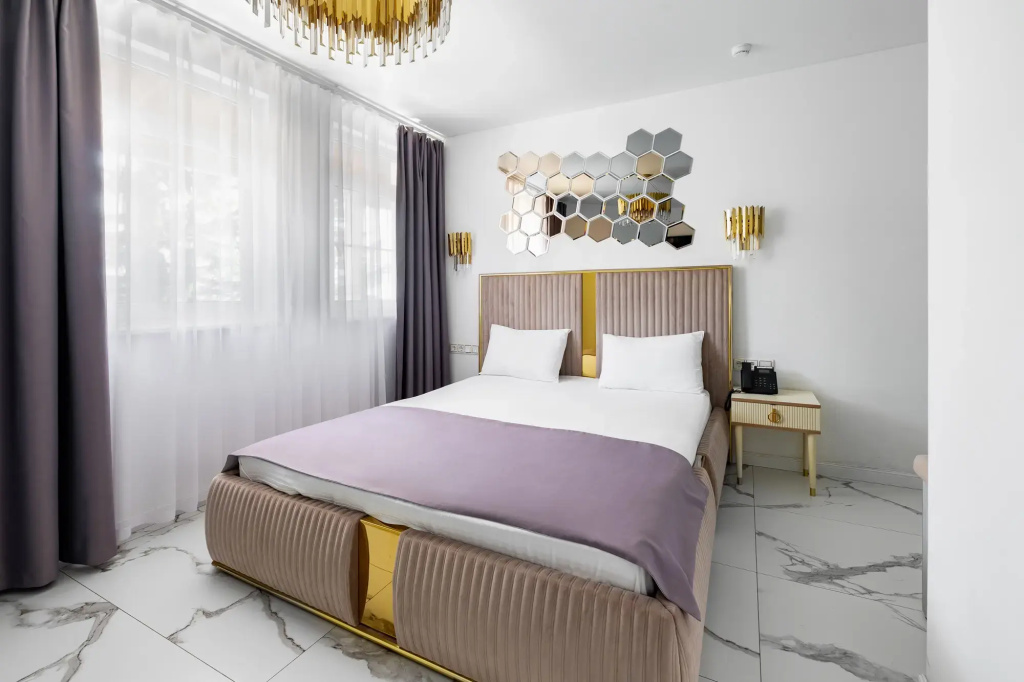 Ranovsky Park Hotel Room Type - Standard Superior Double room with view full double bed