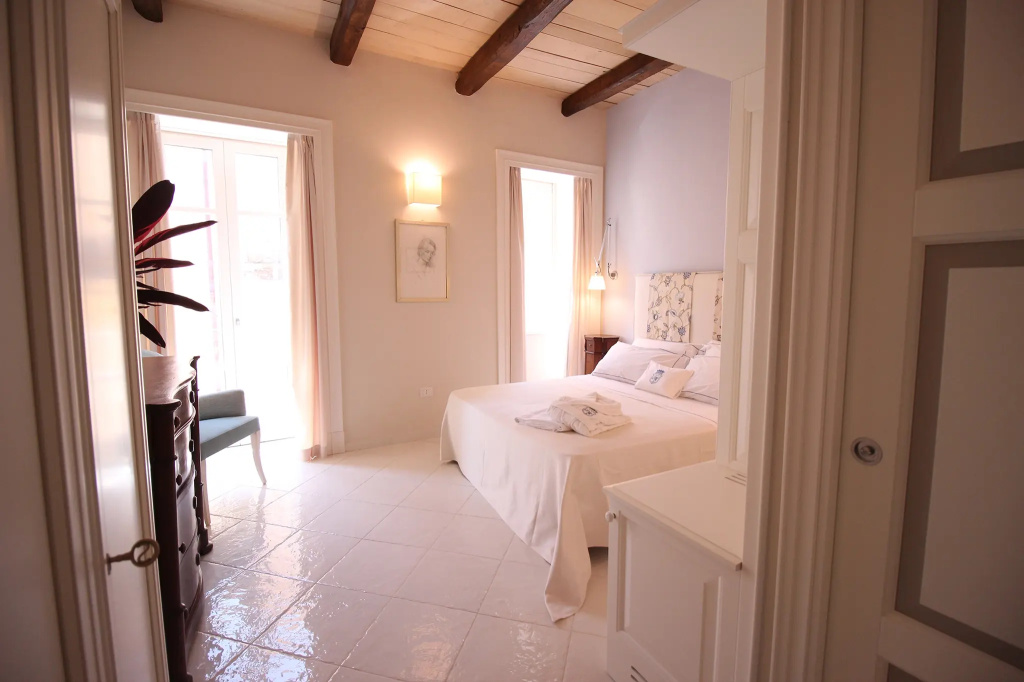 Superior Double room (full double bed)