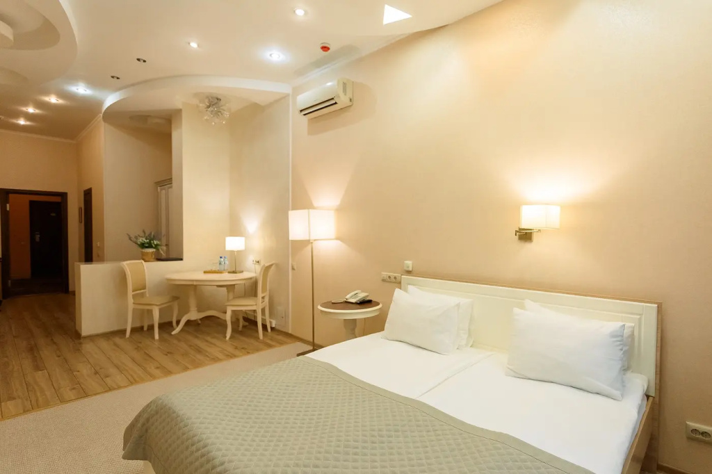 Double Studio (full double bed)