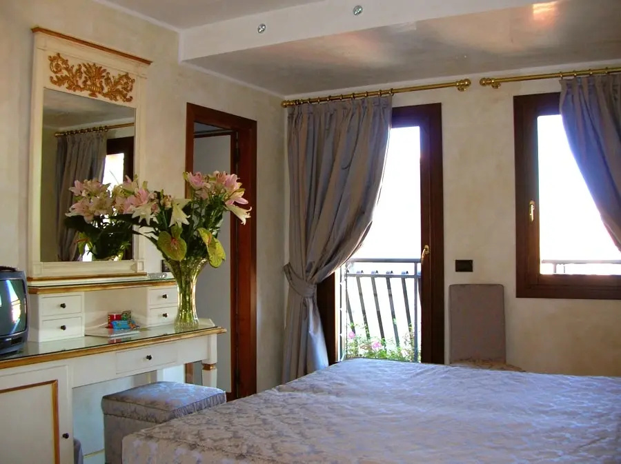 Carlton Capri Hotel - Chambres
