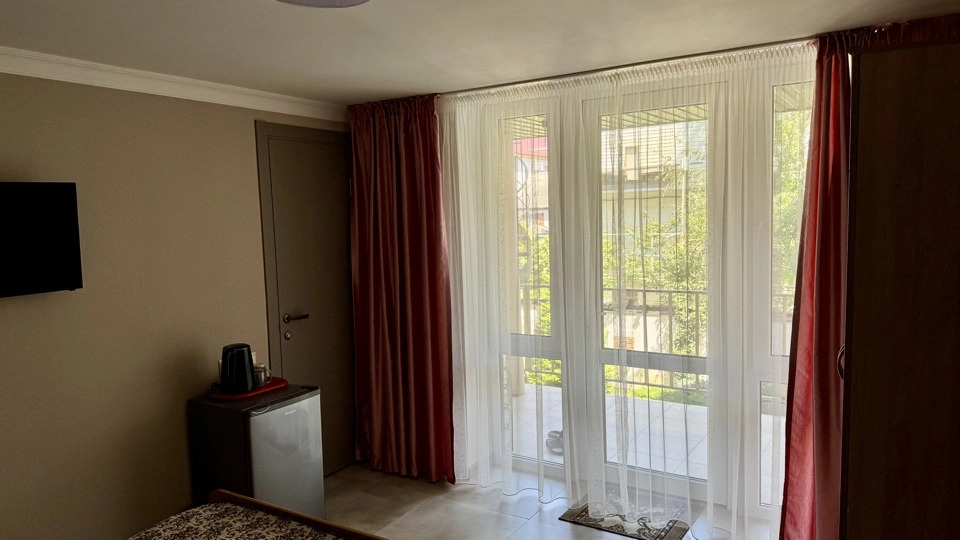 Трёхместный номер Economy с балконом в Maryslav