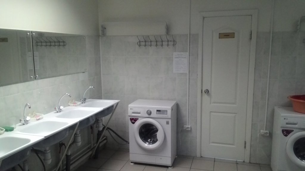 Хостел улица ангарская дом 15. Сниму общежитие в ангарск. Комната в общежитии 2 человека. Общежитие бронницы. Сниму общежитие в ангарск.