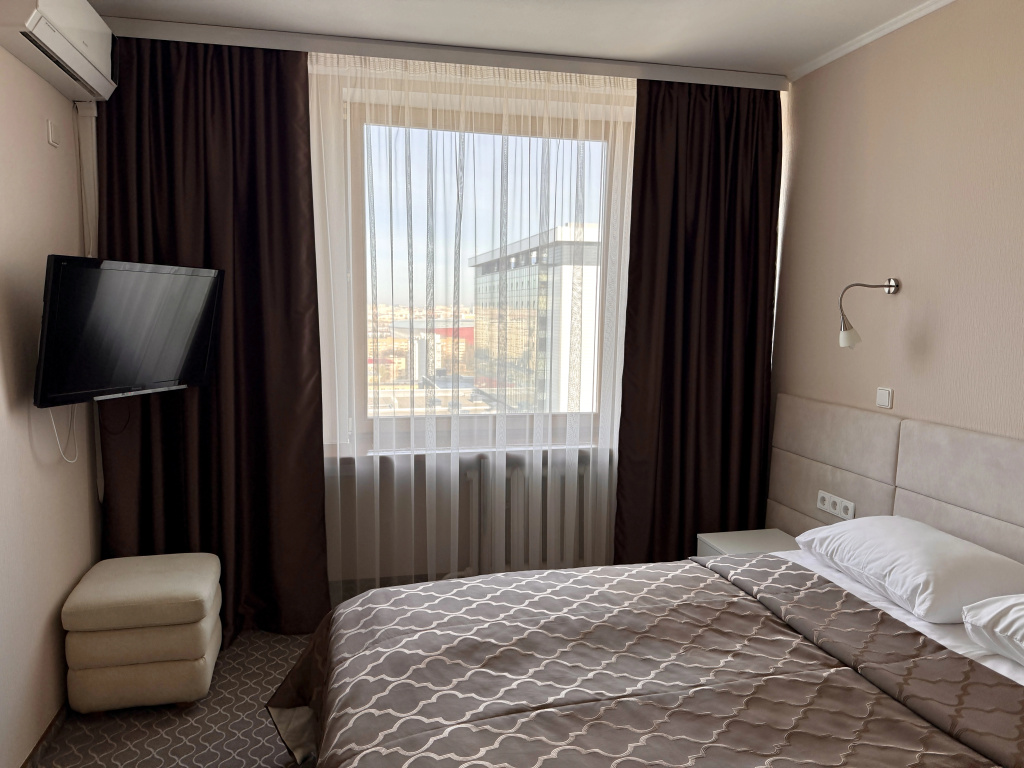 Double Suite (full double bed)