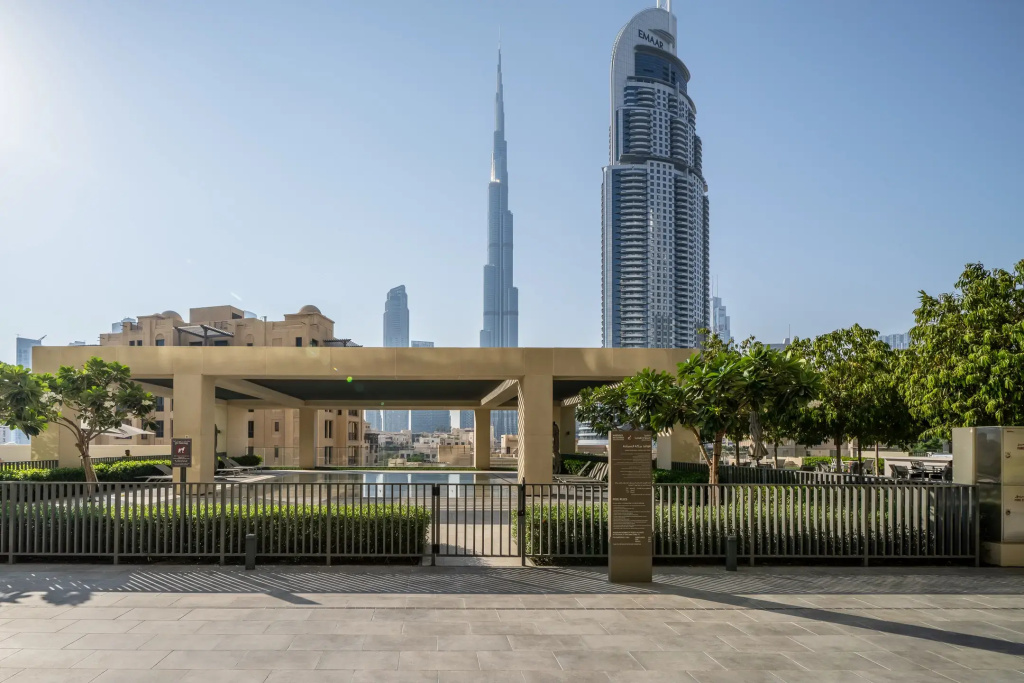 Burj Khalifa luxury 1BR apartment walk to Dubai Mall Apartments