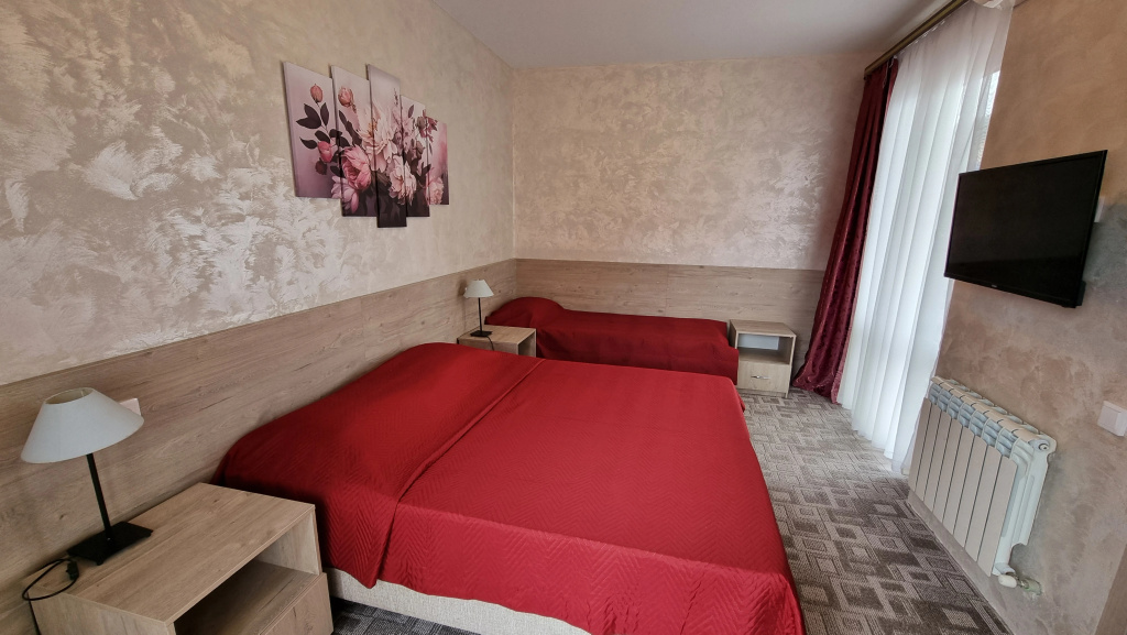 Standard Triple room with balcony